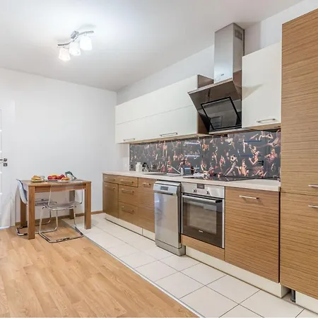 Core - Charming Place, 5 Minutes To Old Town Privatunterkunft